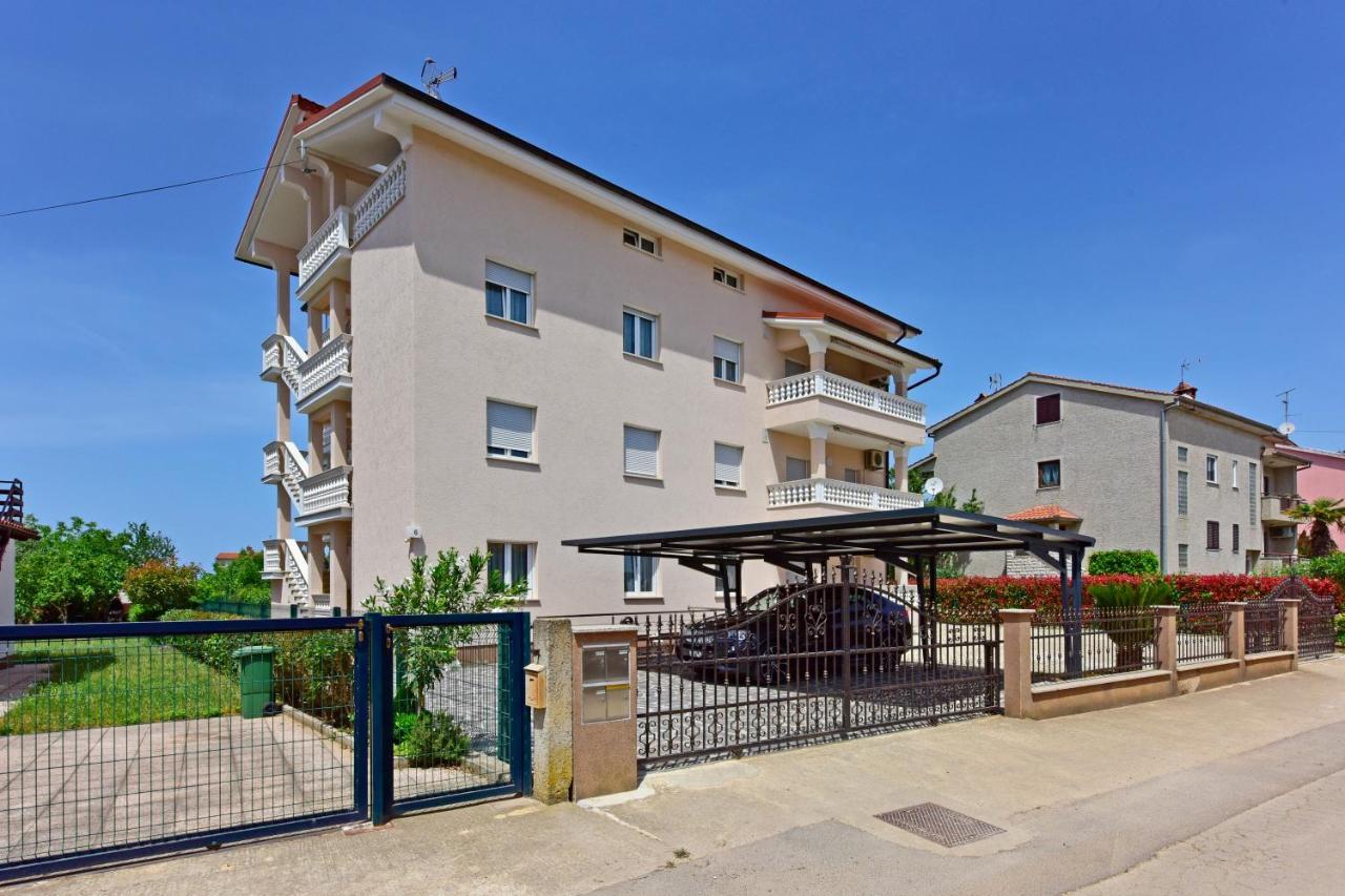 Apartments Elin Sofia Poreč Extérieur photo