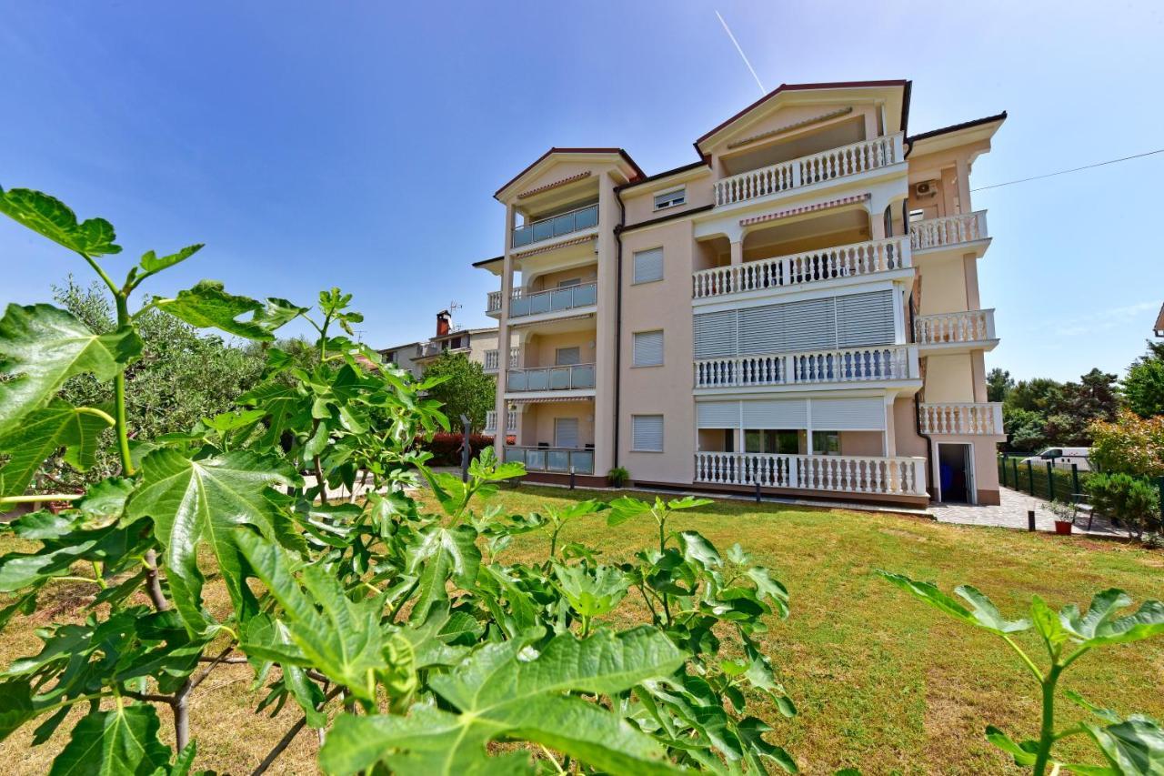 Apartments Elin Sofia Poreč Extérieur photo