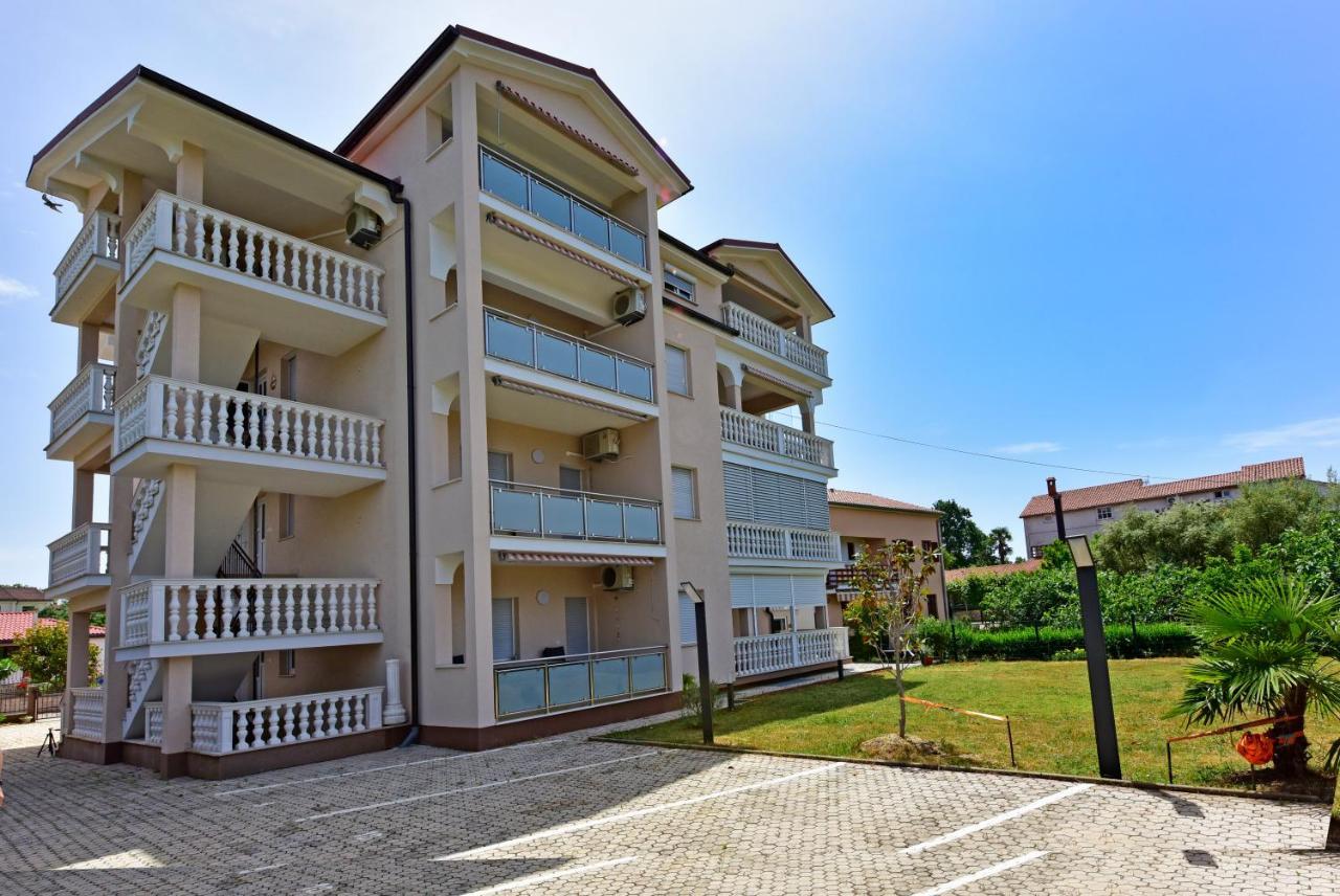 Apartments Elin Sofia Poreč Extérieur photo