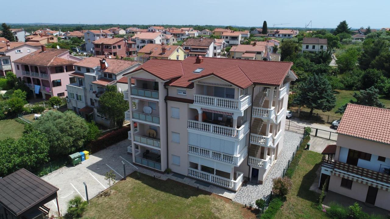 Apartments Elin Sofia Poreč Extérieur photo