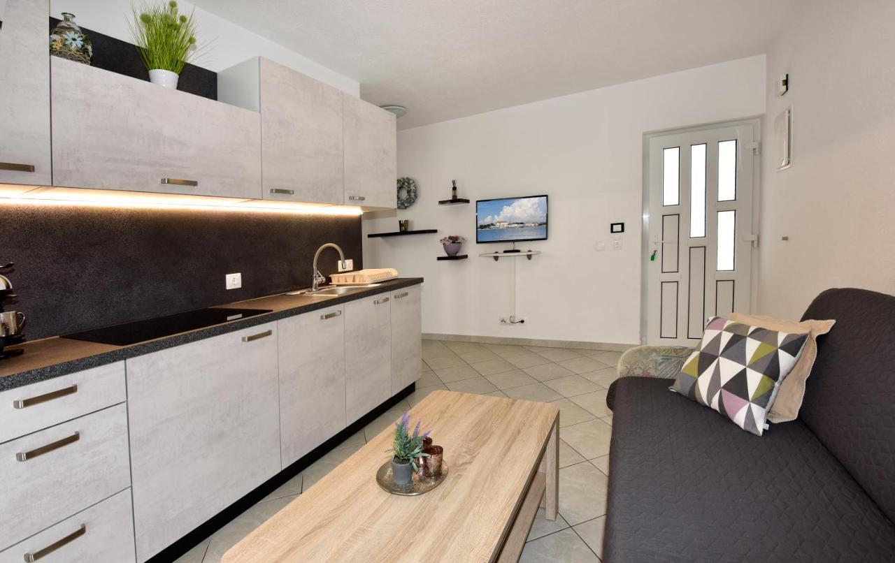 Apartments Elin Sofia Poreč Extérieur photo